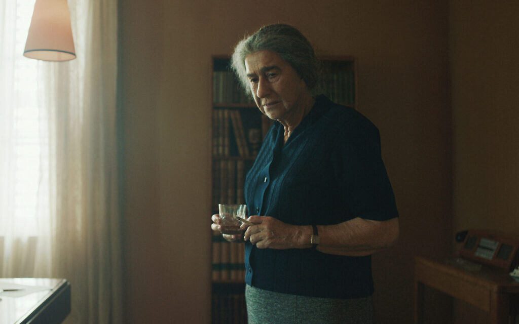 Helen Mirren dans "Golda". (Crédit : Jasper Wolf/Bleecker Street/ShivHans Pictures)