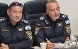 Le chef de la police israélienne Kobi Shabtaï (à gauche) et le commandant du district de Jérusalem Doron Turgeman lors d'une évaluation de la sécurité, à Jérusalem, le 31 mars 2023. (Crédit : Police israélienne)