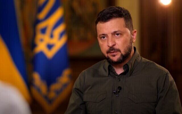 Le président ukrainien Volodymyr Zelensky s'adressant aux médias ukrainiens, le 27 août 2023. (Crédit : Capture d'écran vidéo ; utilisée conformément à l'article 27a de la loi sur le droit d'auteur) Le président ukrainien Volodymyr Zelensky s'adressant aux médias ukrainiens, le 27 août 2023. (Crédit : Capture d'écran vidéo ; utilisée conformément à l'article 27a de la loi sur le droit d'auteur)