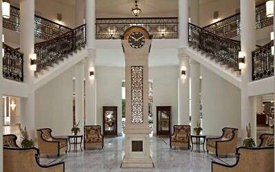 L'entrée de l'hôtel Waldor Astoria. (Autorisation)