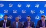 Le directeur du ministère des Affaires étrangères Ronen Levi, le secrétaire du ministère indien des Affaires extérieures Dammu Ravi, le ministre d'État des Émirats arabes unis Ahmed Ali Al Sayegh et le sous-secrétaire américain à la croissance économique, à l'énergie et à l'environnement Jose Fernandez annoncent le lancement du site web I2U2 en marge de l'Assemblée générale des Nations unies à New York, le 21 septembre 2023. (Crédit : Capture d'écran/Zoom)