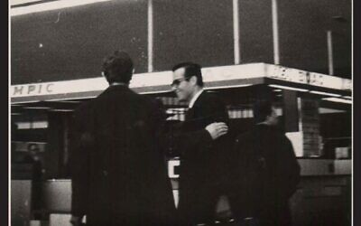 L'agent égyptien du Mossad Ashraf Marwan, connu sous le nom de 'l'ange', avec son responsable sur une photo non-datée diffusée par le Mossad, le 7 septembre 2023. (Crédit : Archives de l'État)  known as 'the Angel' with his handle