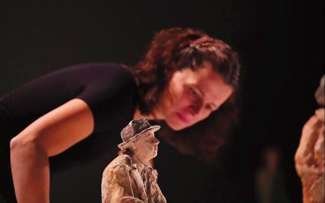 « C’était un samedi », pièce de théâtre de Dimitris Hatzis et Irène Bonnaud. (Crédit : Théâtre du Soleil)