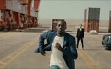 Chancela Mongoza dans le rôle d'Omari dans "Running on sand", nominé pour le prix du meilleur film de fiction aux Ophirs 2023. '(Autorisation)