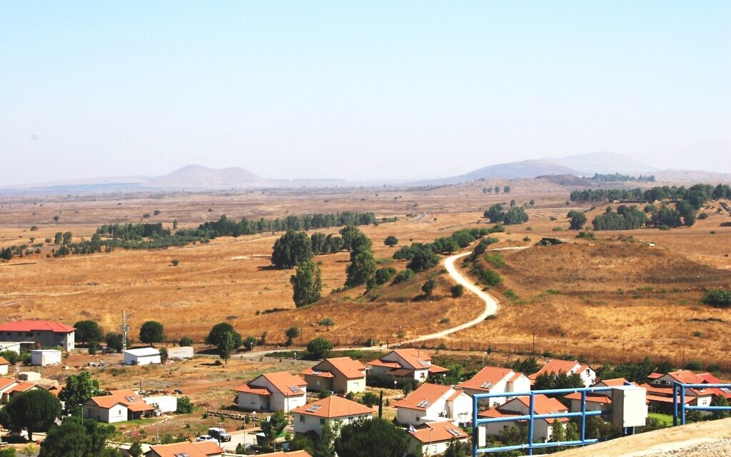 Vue du chemin d'Eran dans la ville de Keshet, sur les hauteurs du Golan. (Crédit : Shmuel Bar-Am)