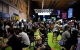 Des entrepreneurs du Web Summit au Parque das Nacoes, à Lisbonne, le 9 novembre 2016. (Crédit : Patricia de Melo Moreira/AFP)
