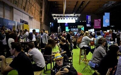 Des entrepreneurs du Web Summit au Parque das Nacoes, à Lisbonne, le 9 novembre 2016. (Crédit : Patricia de Melo Moreira/AFP)