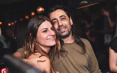 Karla Stelzer et Gabi Azulay. (Crédit : Dotan Maor)