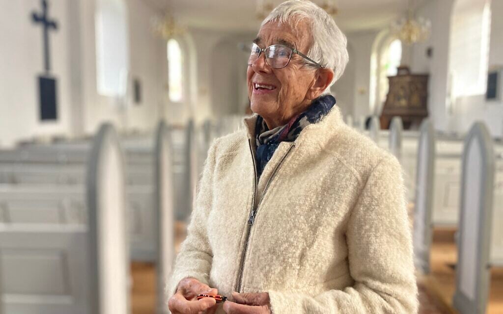 Tove Udsholt parle lors d'une interview avec l'AFP à Gilleleje, au Danemark, le 11 octobre 2023. (Crédit : Camille BAS-WOHLERT / AFP) Tove Udsholt parle lors d'une interview avec l'AFP à Gilleleje, au Danemark, le 11 octobre 2023. (Crédit : Camille BAS-WOHLERT / AFP)