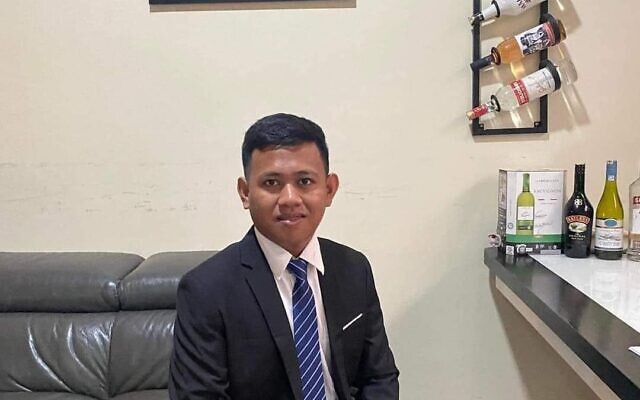Chan Udom. (Autorisation)