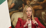 La Première ministre italienne Giorgia Meloni pendant une conférence de presse après une rencontre avec son homologue néerlandais Mark Rutte au Palais Chigi, à Rome, le 8 mars 2023. (Crédit : (AP Photo/Gregorio Borgia)