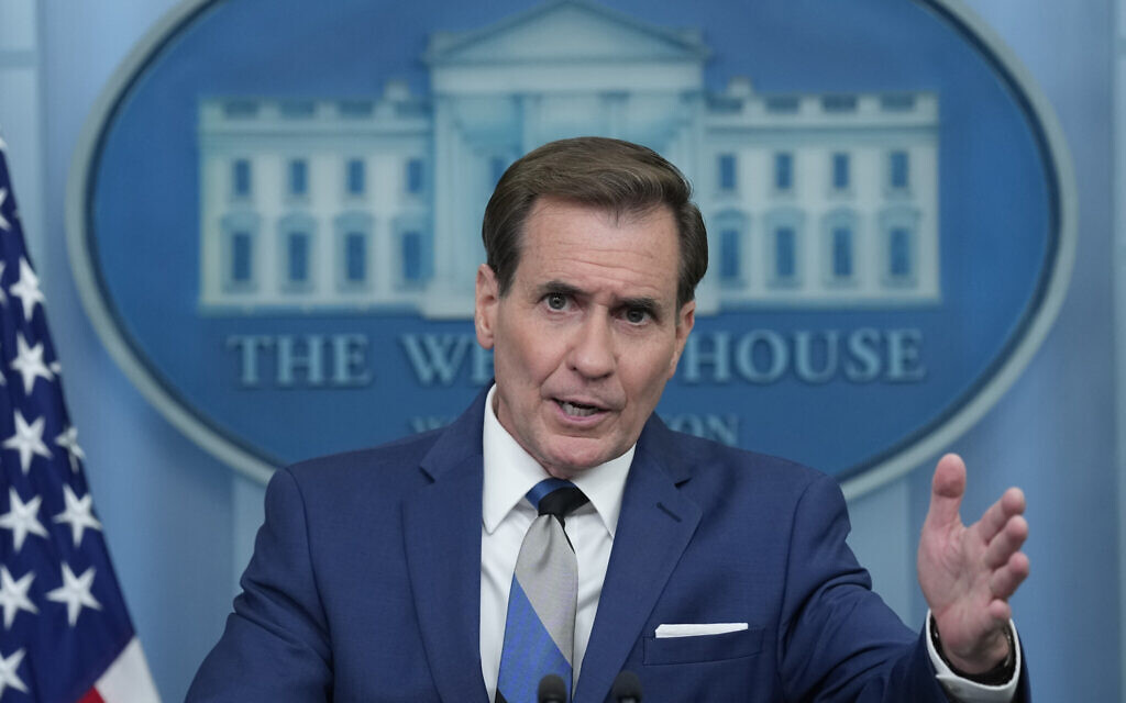 Le porte-parole du Conseil national de sécurité des États-Unis, John Kirby, s'exprimant lors du briefing quotidien à la Maison Blanche, à Washington, le 12 juin 2023. (Crédit : Susan Walsh/AP Photo) Le porte-parole du Conseil national de sécurité des États-Unis, John Kirby, s'exprimant lors du briefing quotidien à la Maison Blanche, à Washington, le 12 juin 2023. (Crédit : Susan Walsh/AP Photo)