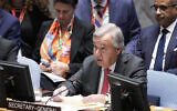 Le secrétaire général des Nations unies, Antonio Guterres, s'exprimant lors d'une réunion du Conseil de sécurité au siège des Nations unies, le 24 octobre 2023. (Crédit : Seth Wenig/AP)