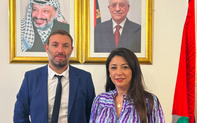 Thomas Portes, député LFI, et Hala Abou-Hassira, « ambassadrice de la Palestine en France », à Paris, le 6 octobre 2023. (Crédit : Thomas Portes / Twitter)
