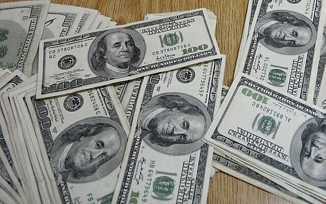 Des dollars américains. (Crédit : Abed Rahim Khatib/Flash 90)