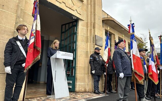 Yaël Braun-Pivet lors d'une cérémonie en mémoire des déportés juifs du camp de travail nazi de Thil, en Meurthe-et-Moselle, le 30 octobre 2023. (Twitter) Yaël Braun-Pivet lors d'une cérémonie en mémoire des déportés juifs du camp de travail nazi de Thil, en Meurthe-et-Moselle, le 30 octobre 2023. (Twitter)