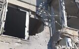La municipalité de Sderot signale qu'un bâtiment a été touché par des roquettes le 13 octobre 2023. (Crédit : Municipalité de Sderot)