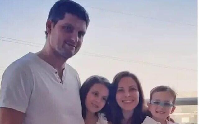 La famille Kapshitter, Evgeny, Dina, Aline, 8 ans, et Ethan, 5 ans. (Autorisation)