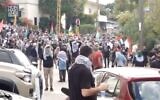 Les forces de sécurité libanaises dispersant une foule de manifestants qui tentent de prendre d'assaut l'ambassade américaine pour protester contre la guerre à Gaza, à Beyrouth, le 18 octobre 2023. (Crédit : Capture d'écran/X)