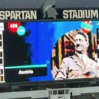 L'Université du Michigan a affiché une image d'Adolf Hitler dans le cadre d'un quiz avant un match de football, le 21 octobre 2023. (Crédit : Alexander Haenke/X via la JTA)