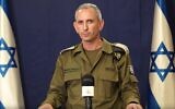 Le porte-parole de l’armée israélienne, le contre-amiral Daniel Hagari, tenant le groupe terroriste du Jihad islamique palestinien pour responsable d’un tir de roquette raté qui a touché un hôpital de la bande de Gaza, tuant des centaines de personnes, le 17 octobre 2023. (Crédit : Capture d'écran)