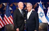 Le président américain Joe Biden et le Premier ministre israélien Benjamin Netanyahu, à Tel Aviv, le 18 octobre 2023. (Crédit : Haïm Zach/GPO)