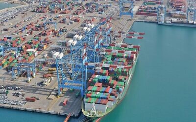 Le port israélien d'Ashdod. (Crédit : Avi Rokeach)