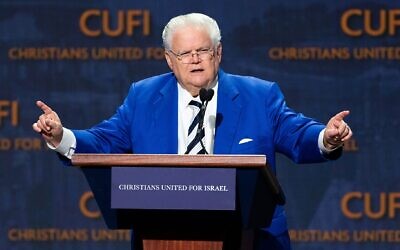 Le pasteur John Hagee, fondateur et président de CUFI, s'exprimant lors du sommet du groupe à Washington, le 23 juillet 2018. (Crédit : Michael Brochstein/SOPA Images/LightRocket via Getty Images)