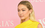 Gigi Hadid arrive à la Victoria's Secret New York fashion week à Manhattan, à  New York City, le 6 septembre 2023. (Crédit : Angela Weiss/AFP)