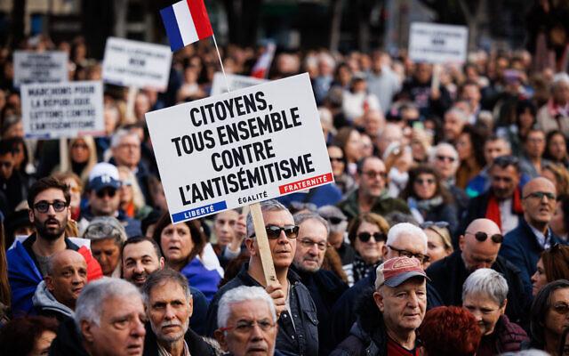 Marche contre l'antisémitisme à Marseille, le 12 novembre 2023. (Crédit : CLEMENT MAHOUDEAU / AFP)