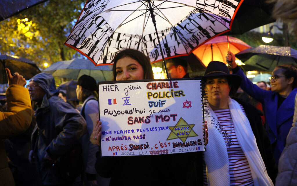 Marche contre l'antisémitisme à Paris, le 12 novembre 2023. (Crédit : Geoffroy VAN DER HASSELT / AFP)