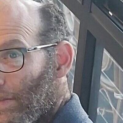 Nadav Popplewell, enlevé et assassiné par des terroristes du Hamas au kibboutz Nirim  le 7 octobre 2023. (Crédit : Autorisation)