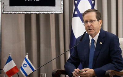 Le président Isaac Herzog à la résidence du président de Jérusalem, le 24 octobre 2023. (Crédit : Oren Ben Hakoon/POOL)
