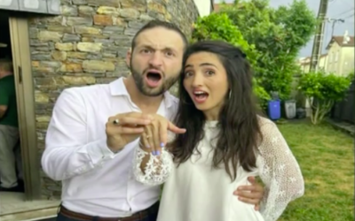 Le sergent-chef (réserviste) Eliahou Binyamin Elmakayes, 29 ans, a été tué au combat à Gaza. Il devait épouser sa fiancée, Yoana Djourado, photographiée ici. (Capture d'écran : Douzième chaîne ; utilisé conformément à l'article 27a de la loi sur le droit d'auteur)