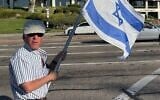 Paul Kessler manifestant sa solidarité avec Israël, à Los Angeles, le 5 novembre 2023. (Crédit : Autorisation de l'auteur ; utilisée conformément à la clause 27a de la loi sur les droits d'auteur)