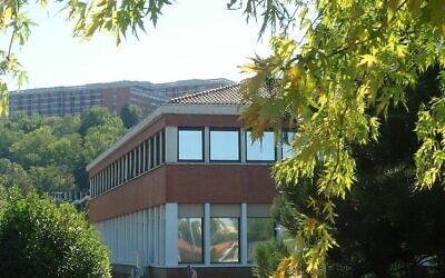 La faculté de médecine Paul Sabatier et l'hôpital à Toulouse (Haute-Garonne). (Crédit : Yelles / CC BY-SA 3.0)