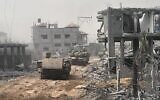 Un blindé en mission dans la bande de Gaza dans le cadre de l'Opération "Épées de Fer", le 1er novembre 2023. (Crédit : Armée israélienne)