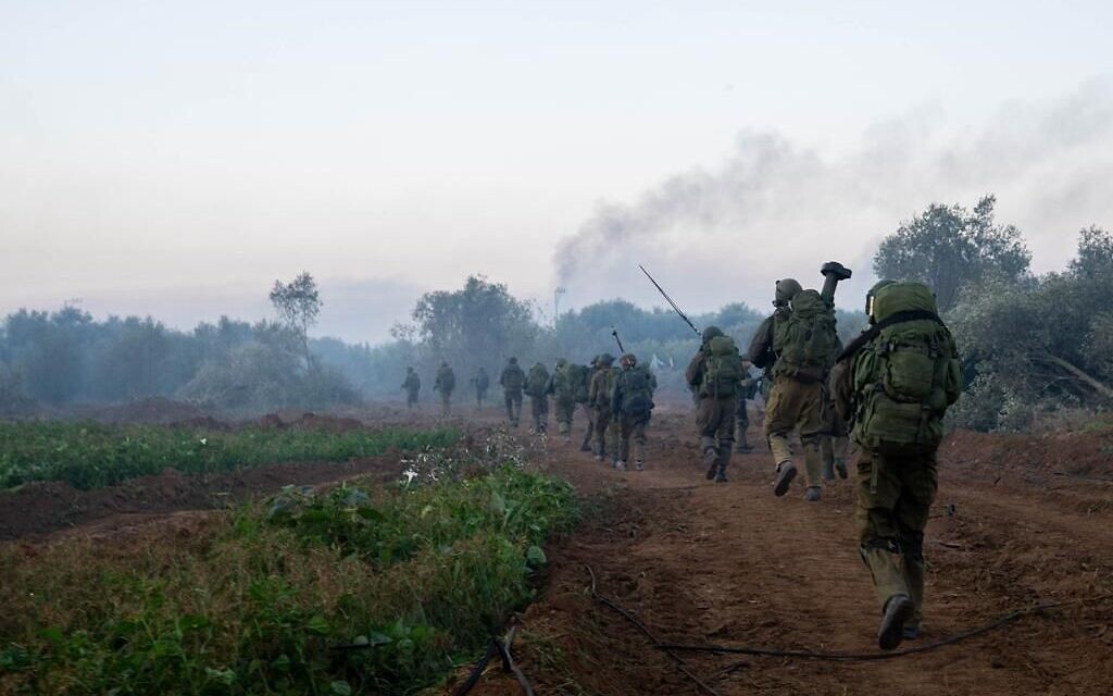 Les forces israéliennes dans la bande de Gaza pendant la guerre contre le Hamas. Photo diffusée par l'armée le 3 novembre 2023. (Crédit : Tsahal)