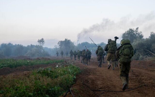 Les forces israéliennes dans la bande de Gaza pendant la guerre contre le Hamas. Photo diffusée par l'armée le 3 novembre 2023. (Crédit : Tsahal)