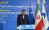 Le chef de l'Organisation de l'énergie atomique de l'Iran, Mohammad Eslami, s'exprime lors d'une conférence de presse, à Téhéran, le 4 mars 2023. (Crédit : Atta Kenare/AFP)