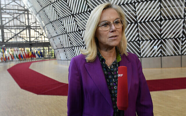Sigrid Kaag, alors ministre néerlandaise des Finances, répond aux journalistes au siège de l'UE à Bruxelles, le 13 février 2023. (Crédit : John Thys/AFP, File) Sigrid Kaag, alors ministre néerlandaise des Finances, répond aux journalistes au siège de l'UE à Bruxelles, le 13 février 2023. (Crédit : John Thys/AFP, File)
