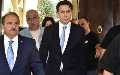 L'envoyé spécial américain Amos Hochstein arrivant pour une réunion avec le président du Parlement libanais, à Beyrouth, le 7 novembre 2023. (Crédit : AFP)