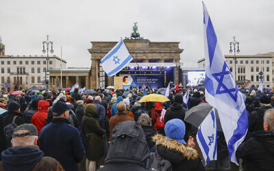 Manifestation contre l'antisémitisme à Berlin, le 10 décembre 2023. (Crédit : MICHELE TANTUSSI / AFP)