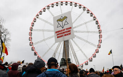 Manifestation contre l'antisémitisme à Bruxelles, le 10 décembre 2023. (Crédit : Simon Wohlfahrt / AFP)
