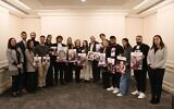L'ex-Secrétaire d'État américaine Hilary Clinton rencontre les familles d'Israéliens otages du Hamas, en décembre 2023 (Photo : Hostages and Missing Families Forum)