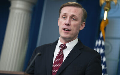 Le conseiller à la Sécurité nationale de la Maison Blanche, Jake Sullivan, s'exprimant lors d'un point de presse à la Maison Blanche, à Washington, le 4 décembre 2023. (Crédit : Evan Vucci/AP Photo/Dossier)