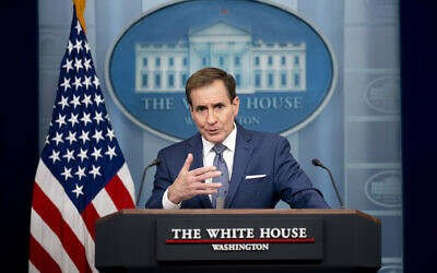 Le porte-parole du Conseil national de sécurité, John Kirby, s'exprimant lors d'une conférence de presse, à la Maison Blanche, à Washington, le 13 décembre 2023. (Crédit : Andrew Harnik/AP Photo)
