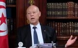 Le président tunisien Kaïs Saïed dans son bureau à Tunis, le 18 septembre 2023. (Crédit : Capture d'écran X ; utilisée conformément à l'article 27a de la loi sur le droit d'auteur)