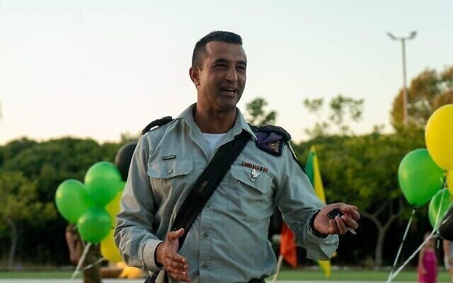 Le colonel Asaf Hamami, commandant de la brigade sud de la division de Gaza, sur une photo non datée. Hamami a été tué le 7 octobre en combattant les terroristes du Hamas dans le sud d'Israël. (Crédit : Armée israélienne) Le colonel Asaf Hamami, commandant de la brigade sud de la division de Gaza, sur une photo non datée. Hamami a été tué le 7 octobre en combattant les terroristes du Hamas dans le sud d'Israël. (Crédit : Armée israélienne)