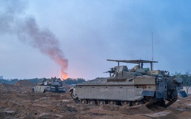 Des troupes de l’armée israélienne opérant dans la bande de Gaza, sur une photo non datée publiée le 6 décembre 2023. (Crédit : Armée israélienne)